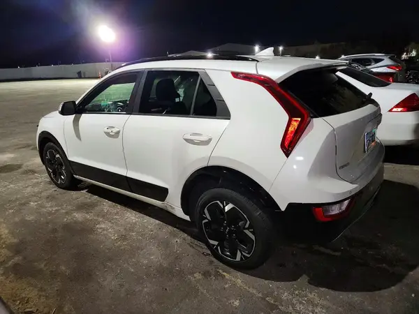 KNDCR3L12R5099459 2024 KIA NIRO - Image 2