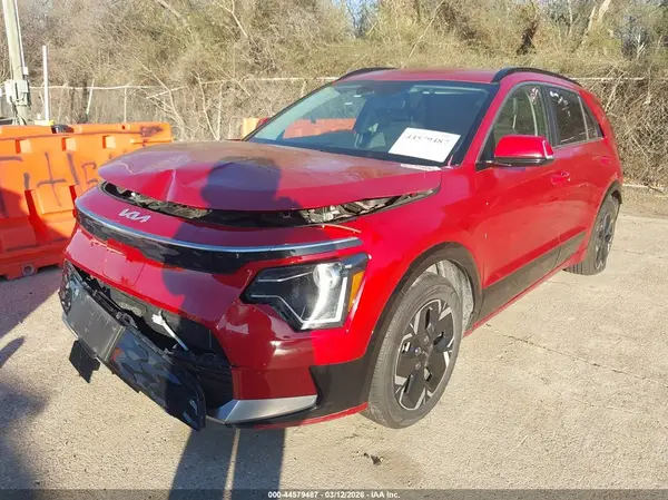 KNDCR3L12R5108600 2024 KIA NIRO - Image 2