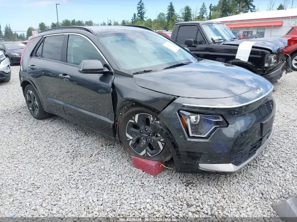 KNDCR3L12R5110007 2024 KIA NIRO - Image 1