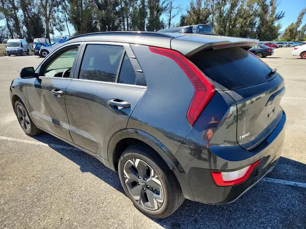 KNDCR3L12R5126823 2024 KIA NIRO - Image 2
