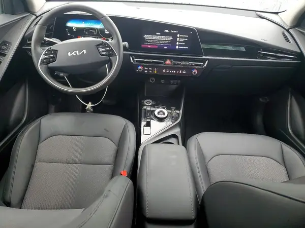 KNDCR3L12S5144616 2025 KIA NIRO - Image 8