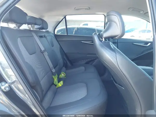 KNDCR3L12S5145085 2025 KIA NIRO - Image 8