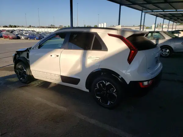 KNDCR3L13P5021415 2023 KIA NIRO - Image 2