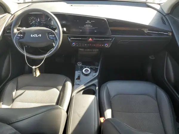 KNDCR3L13P5022662 2023 KIA NIRO - Image 8