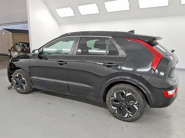 KNDCR3L13P5027943 2023 KIA NIRO - Image 2