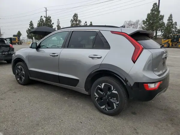 KNDCR3L13P5028610 2023 KIA NIRO - Image 2