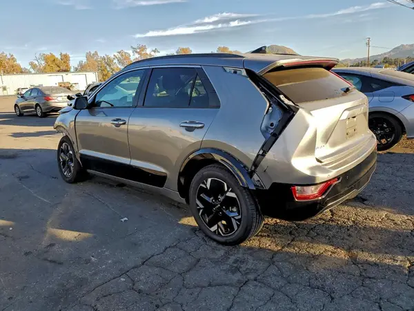 KNDCR3L13P5028834 2023 KIA NIRO - Image 2