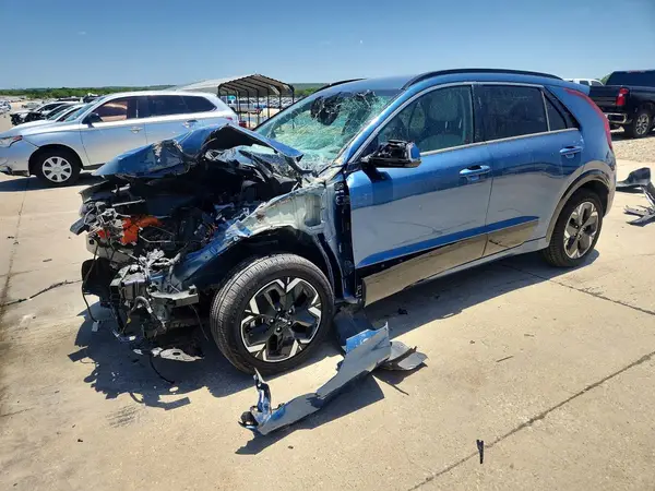 KNDCR3L13P5030552 2023 KIA NIRO - Image 1