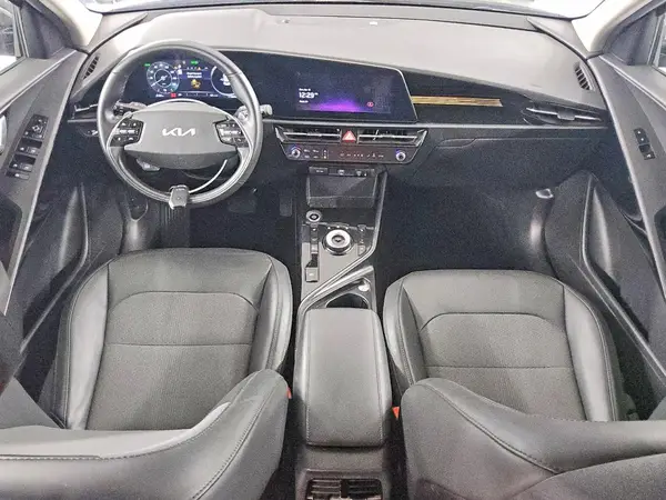 KNDCR3L13P5036206 2023 KIA NIRO - Image 8
