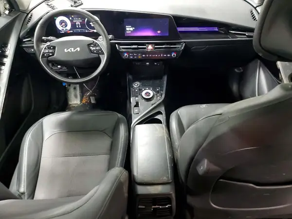 KNDCR3L13P5045245 2023 KIA NIRO - Image 8