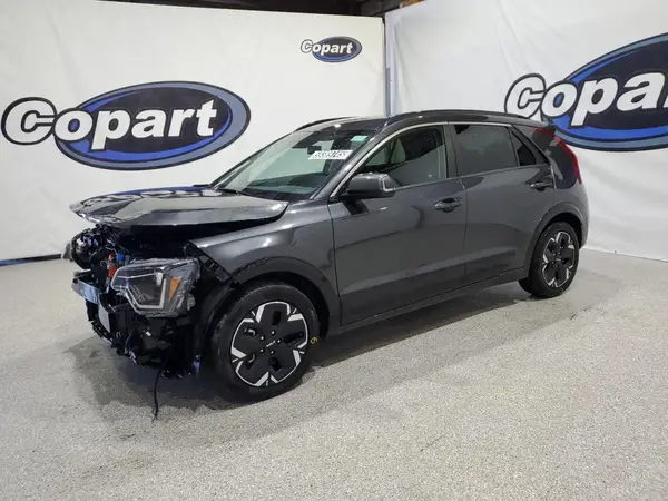 KNDCR3L13P5045620 2023 KIA NIRO - Image 1