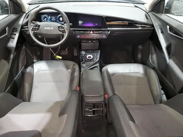 KNDCR3L13P5045620 2023 KIA NIRO - Image 8