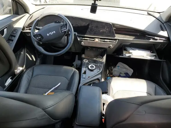 KNDCR3L13P5045634 2023 KIA NIRO - Image 8