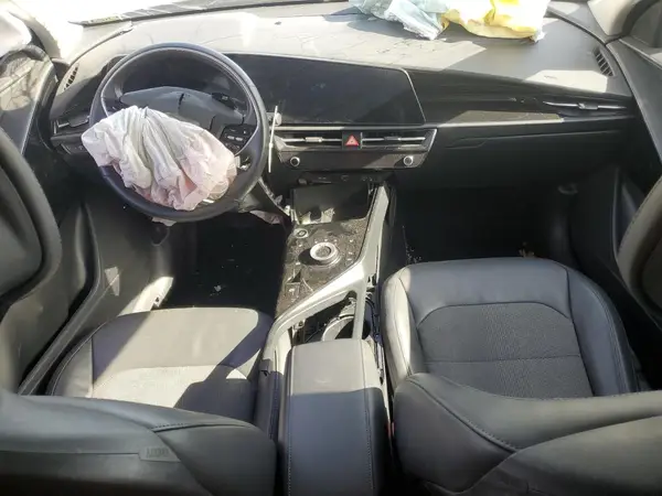 KNDCR3L13P5045830 2023 KIA NIRO - Image 8