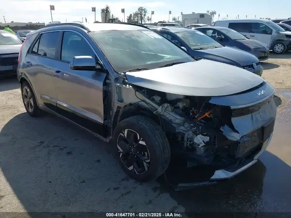KNDCR3L13P5045942 2023 KIA NIRO - Image 1