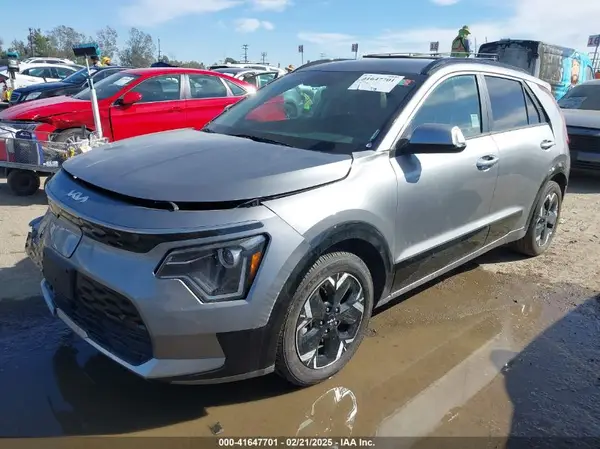 KNDCR3L13P5045942 2023 KIA NIRO - Image 2