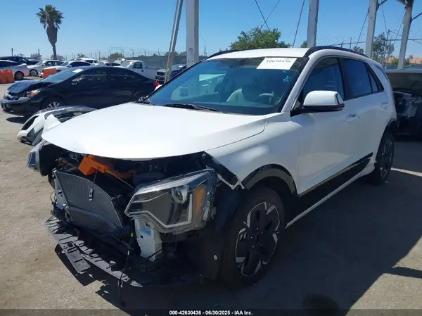 KNDCR3L13P5069044 2023 KIA NIRO - Image 2