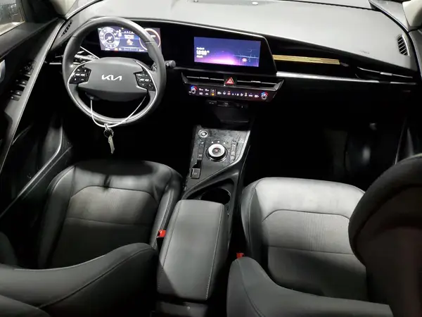KNDCR3L13P5072400 2023 KIA NIRO - Image 8