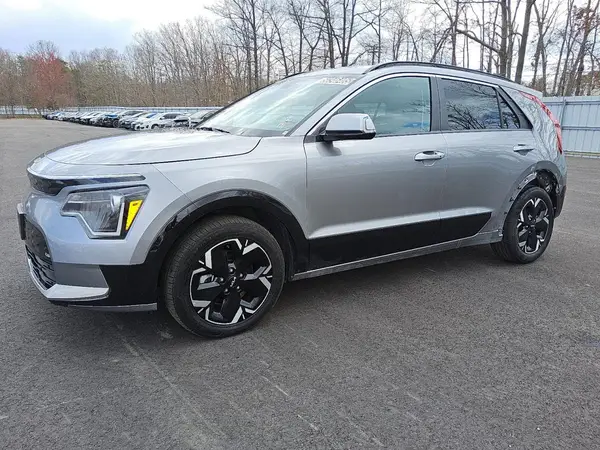 KNDCR3L13P5073479 2023 KIA NIRO - Image 1