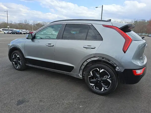 KNDCR3L13P5073479 2023 KIA NIRO - Image 2