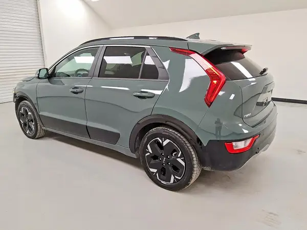 KNDCR3L13P5075507 2023 KIA NIRO - Image 2