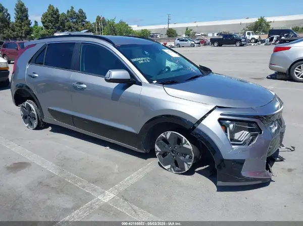 KNDCR3L13R5082380 2024 KIA NIRO - Image 1