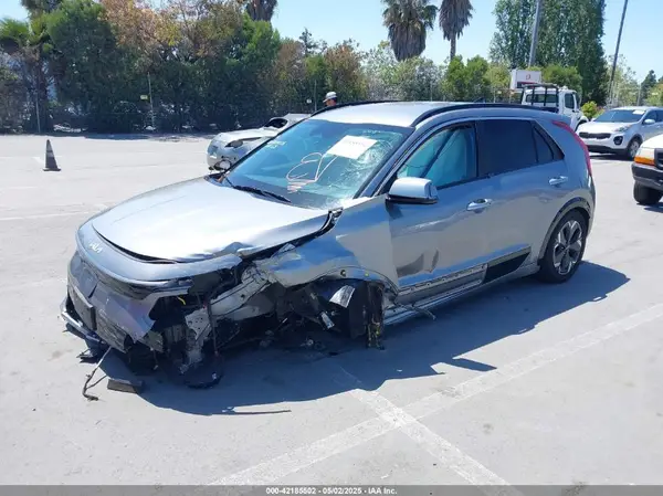 KNDCR3L13R5082380 2024 KIA NIRO - Image 2