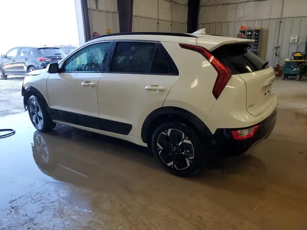 KNDCR3L13R5094609 2024 KIA NIRO - Image 2