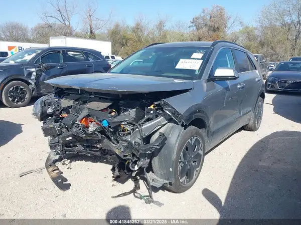 KNDCR3L13R5097820 2024 KIA NIRO - Image 2