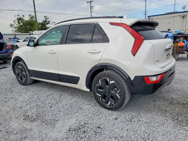 KNDCR3L13R5098143 2024 KIA NIRO - Image 2