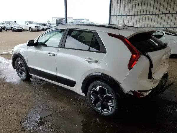 KNDCR3L13R5101610 2024 KIA NIRO - Image 2