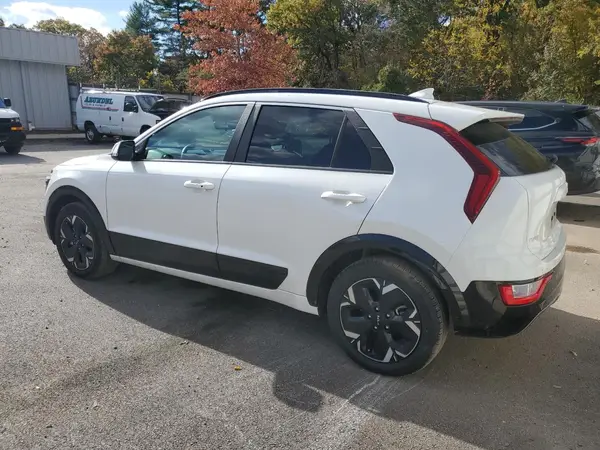 KNDCR3L13R5113529 2024 KIA NIRO - Image 2