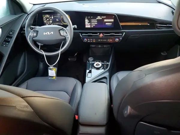 KNDCR3L13R5120383 2024 KIA NIRO - Image 8