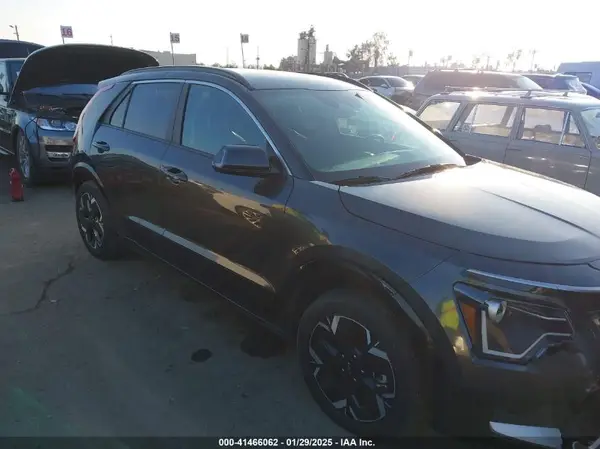 KNDCR3L13R5121453 2024 KIA NIRO - Image 1