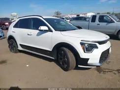 KNDCR3L13S5135830 2025 KIA NIRO