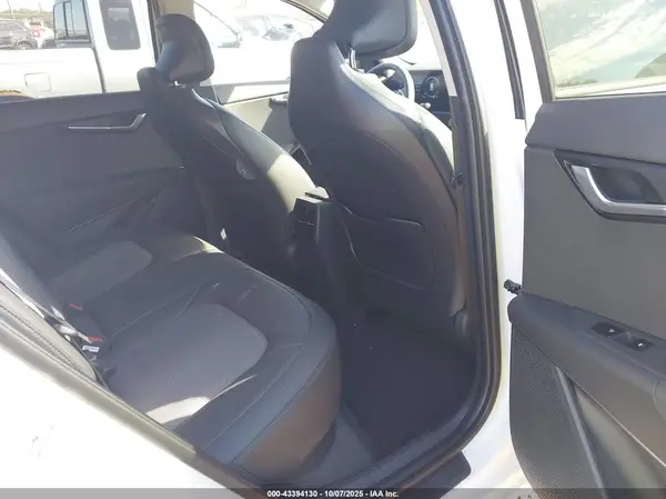KNDCR3L13S5135830 2025 KIA NIRO - Image 8