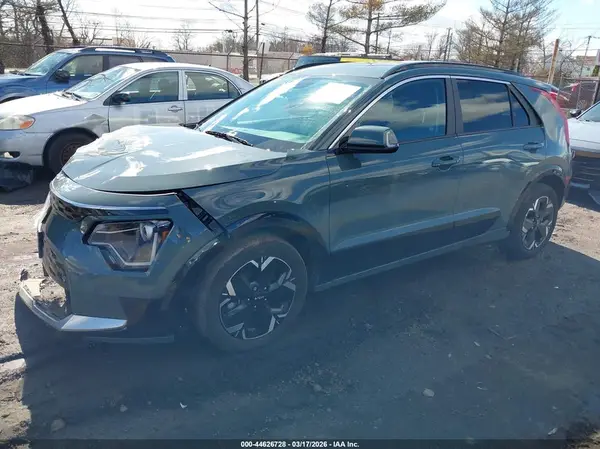 KNDCR3L13S5137173 2025 KIA NIRO - Image 2