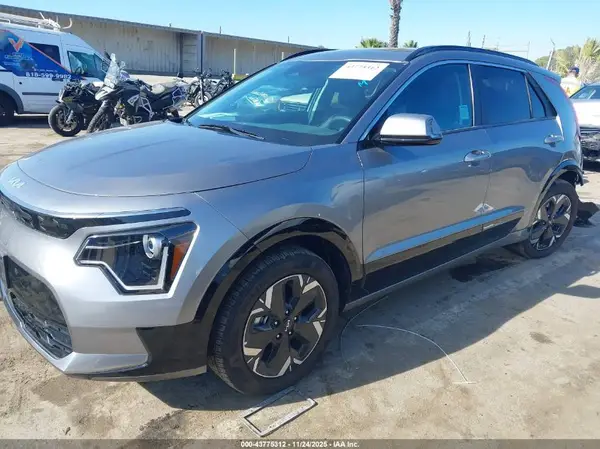 KNDCR3L13S5141594 2025 KIA NIRO - Image 2