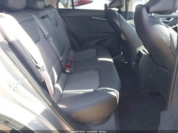 KNDCR3L13S5141594 2025 KIA NIRO - Image 8
