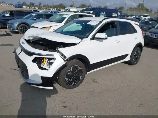 KNDCR3L13S5144561 2025 KIA NIRO - Image 2