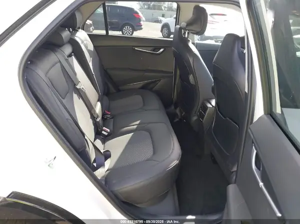 KNDCR3L13S5144561 2025 KIA NIRO - Image 8