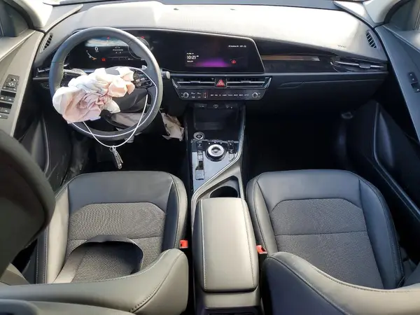 KNDCR3L14P5016322 2023 KIA NIRO - Image 8