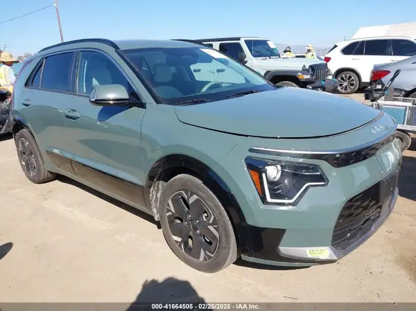 KNDCR3L14P5017664 2023 KIA NIRO - Image 1