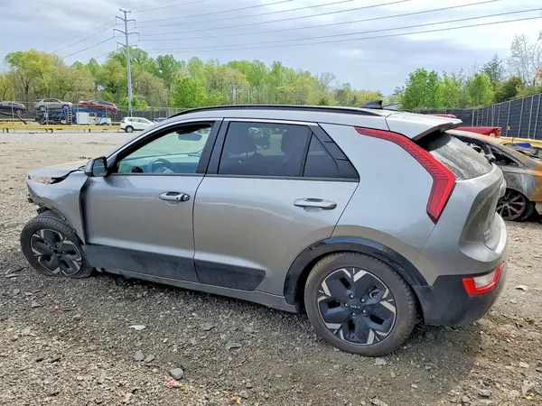 KNDCR3L14P5021648 2023 KIA NIRO - Image 2