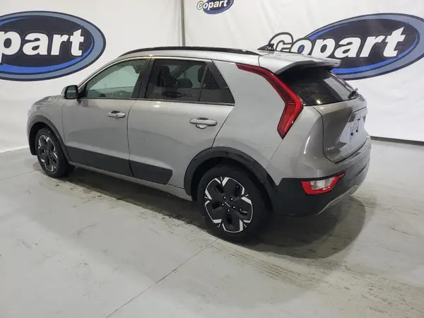 KNDCR3L14P5025604 2023 KIA NIRO - Image 2