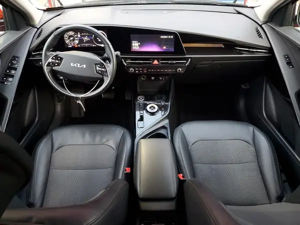 KNDCR3L14P5027126 2023 KIA NIRO - Image 8