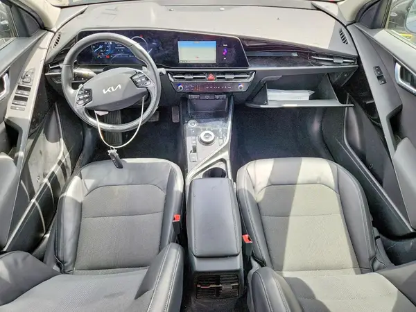 KNDCR3L14P5027594 2023 KIA NIRO - Image 8