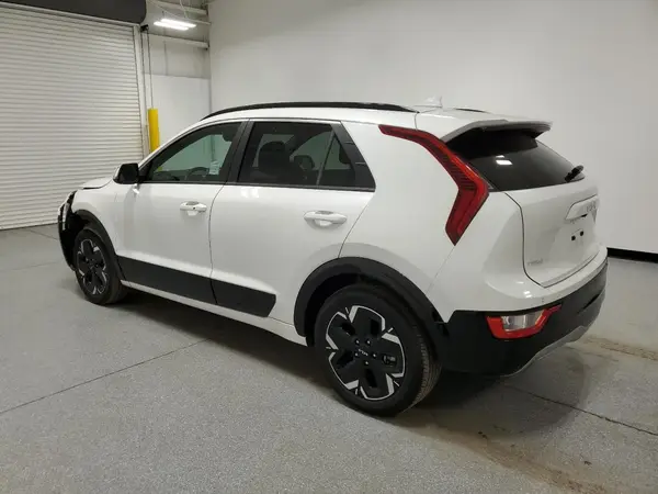 KNDCR3L14P5028003 2023 KIA NIRO - Image 2