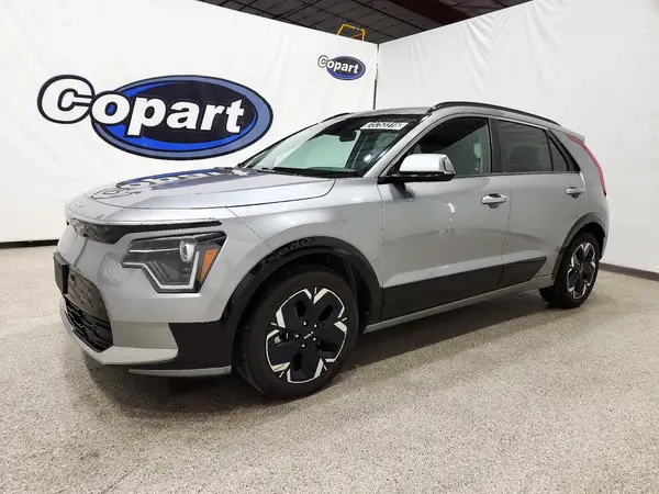 KNDCR3L14P5028227 2023 KIA NIRO - Image 1