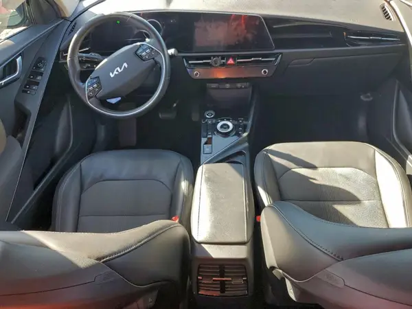 KNDCR3L14P5028387 2023 KIA NIRO - Image 8